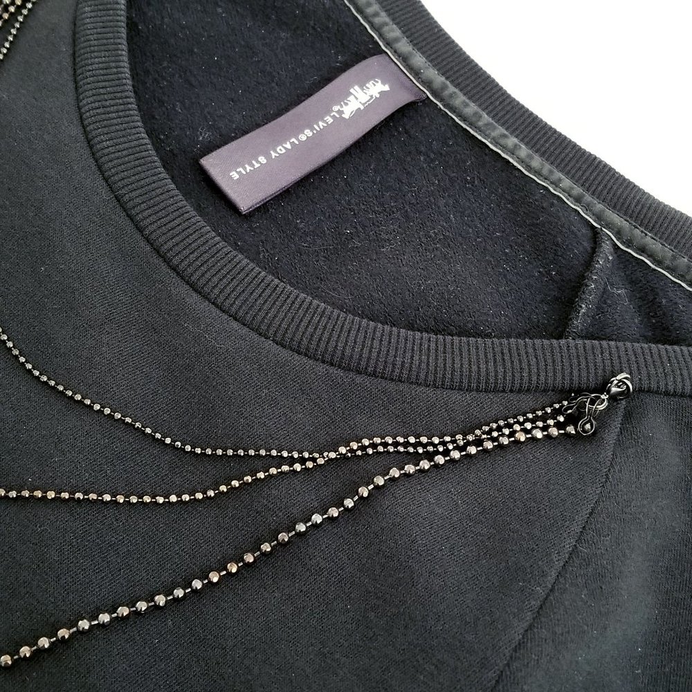 Levi's | Cold Shoulder Chain Sweater - Picture 3 of 4